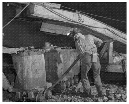 Zinc Ore Loader at Cardin Oklahoma Mine 1943 - Available at KNOWOL